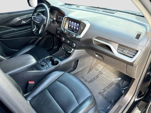 Used 2024 GMC Terrain SLT image 14