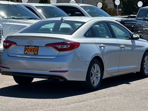 Used 2015 Hyundai Sonata SE w/ Option Group 02 FWD image 4