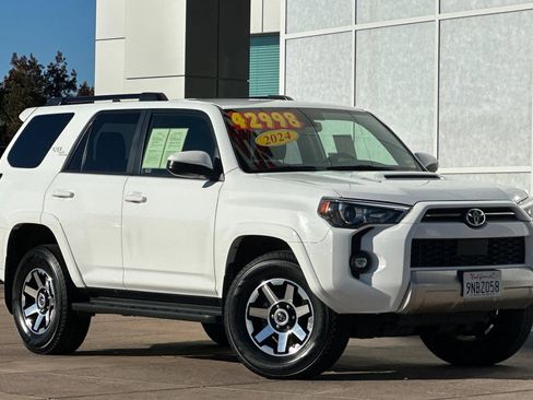 Certified 2024 Toyota 4Runner TRD Off-Road image 2