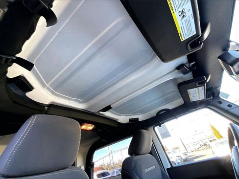 Used 2018 Jeep Wrangler Sport image 15