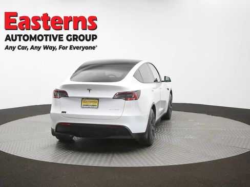 Used 2021 Tesla Model Y Long Range AWD/4WD image 34