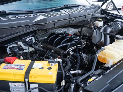 Used 2021 Ford F150 Platinum image 8