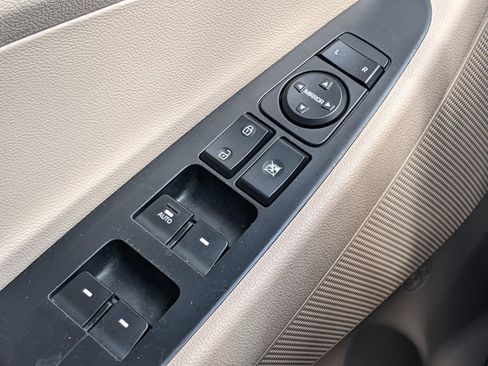 Used 2017 Hyundai Tucson SE Plus image 16