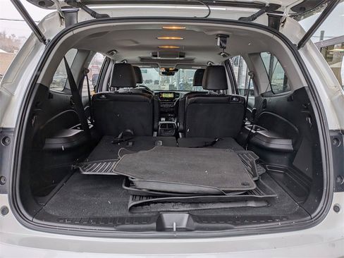 Used 2022 Honda Pilot Touring image 8