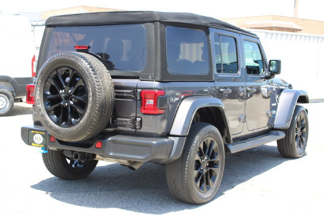 Used 2023 Jeep Wrangler Unlimited Sahara w/ Cold Weather Group AWD/4WD image 5
