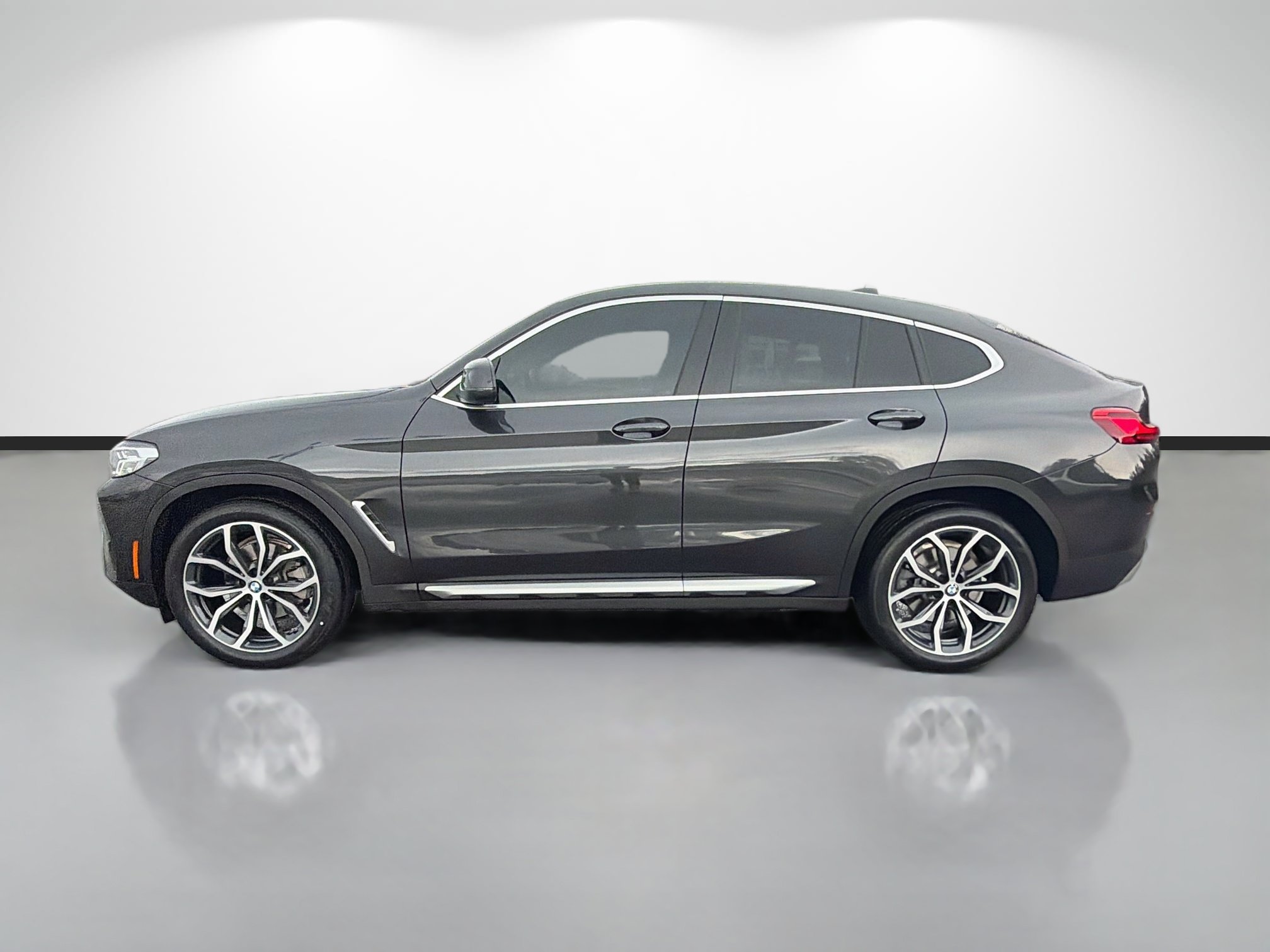 Used 2024 BMW X4 xDrive30i w/ Convenience Package AWD/4WD image 6