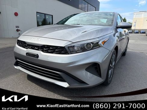 Used 2023 Kia Forte LXS FWD image 3