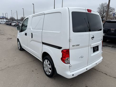 Used 2020 Nissan NV200 SV w/ Sliding Glass Door Package image 5