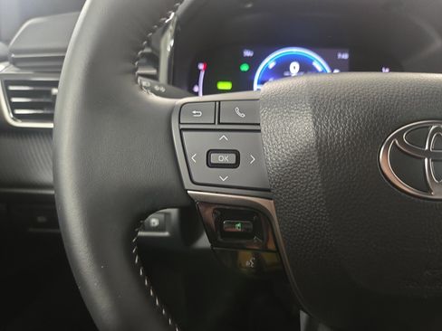 Used 2025 Toyota Camry SE image 15