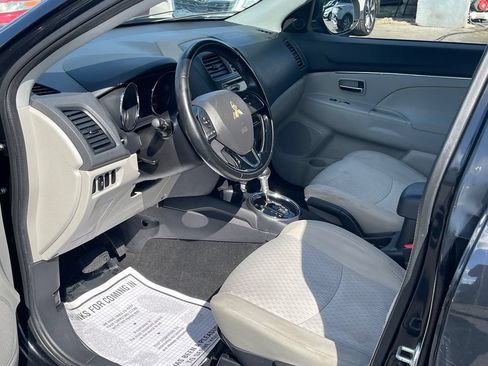 Used 2017 Mitsubishi Outlander Sport ES FWD image 11
