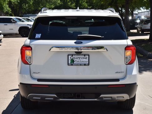 Used 2023 Ford Explorer XLT w/ Equipment Group 202A AWD/4WD image 9