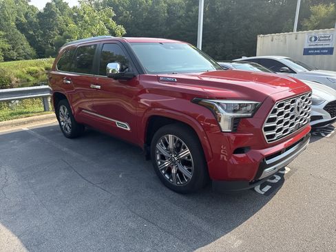Used 2025 Toyota Sequoia Capstone AWD/4WD image 5