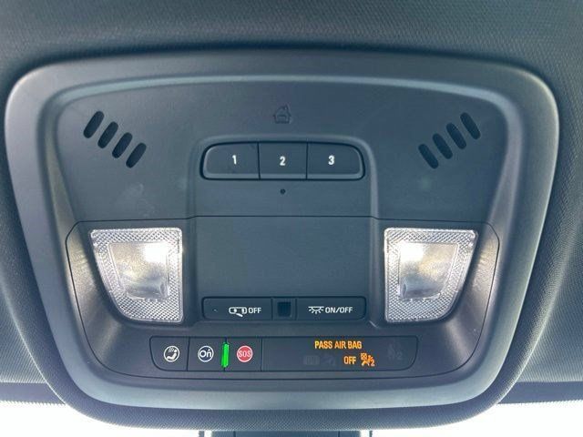 Used 2023 Chevrolet Traverse LT FWD image 38