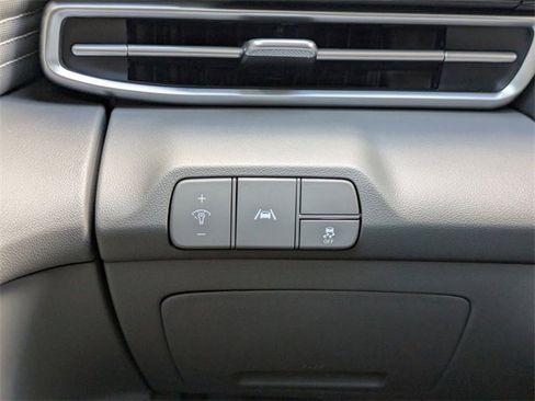 Used 2023 Hyundai Elantra SEL w/ Convenience Package image 25