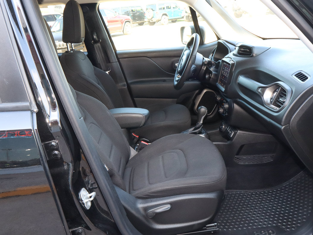 Used 2022 Jeep Renegade Latitude AWD/4WD image 23