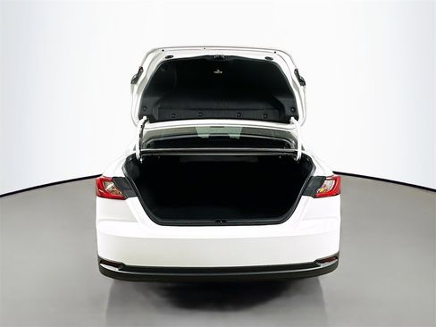 Used 2025 Toyota Camry LE image 33