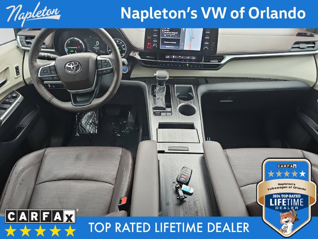 Used 2024 Toyota Sienna Platinum FWD image 15