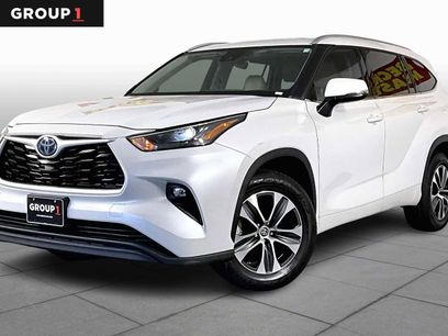 Used 2022 Toyota Highlander XLE