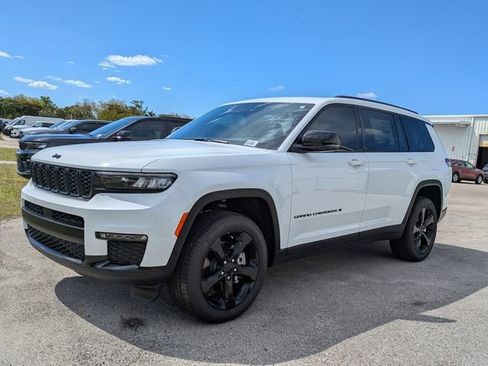 New 2025 Jeep Grand Cherokee L Limited w/ Black Appearance Package image 6