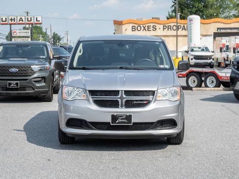 Used 2018 Dodge Grand Caravan SE w/ UConnect Hands-Free Group FWD image 5
