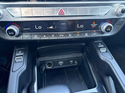 Used 2025 Kia Telluride S FWD image 21