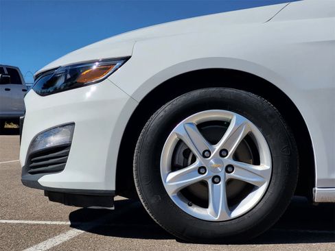 Used 2023 Chevrolet Malibu LT image 9