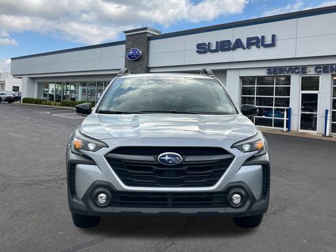 Certified 2025 Subaru Outback Premium image 2