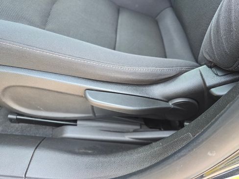 Used 2016 Chevrolet Cruze LT FWD image 16