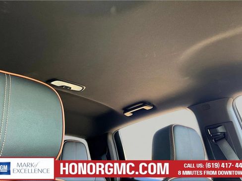 Used 2024 GMC Canyon AT4 AWD/4WD image 28