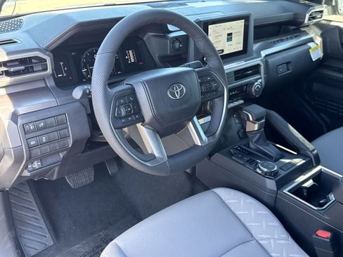 Certified 2025 Toyota Tacoma SR5 AWD/4WD image 16