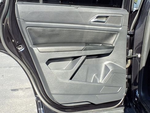 Used 2019 Volkswagen Atlas SE image 18