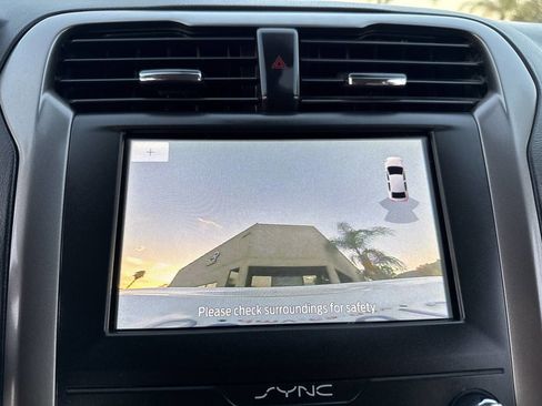 Used 2020 Ford Fusion SE image 27