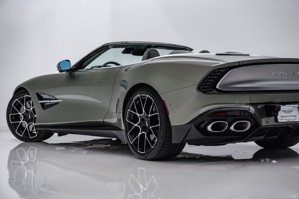 Used 2026 Aston Martin Vanquish Convertible RWD image 11