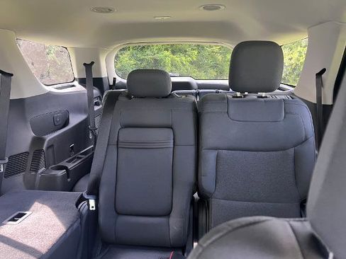 Used 2025 Ford Explorer Active image 30