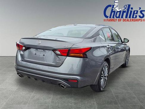 Certified 2024 Nissan Altima 2.5 SV w/ SV Premium Package image 4