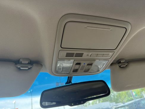 Used 2012 Honda Odyssey Touring image 18