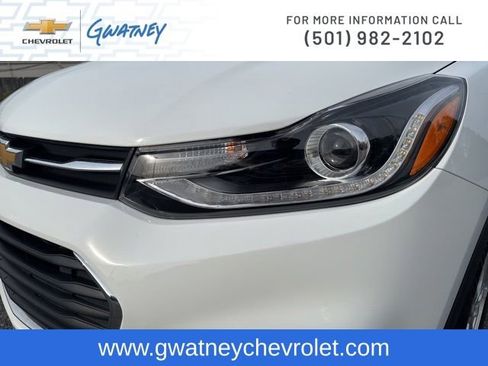 Used 2022 Chevrolet Trax LT w/ LT Convenience Package AWD/4WD image 14