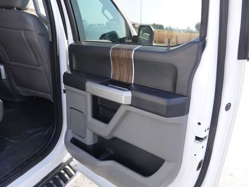 Used 2018 Ford F150 Lariat image 16