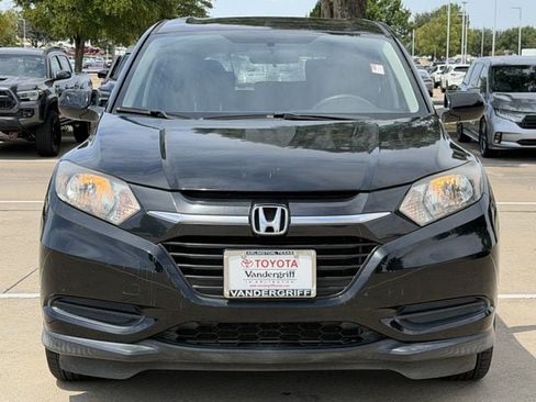 Used 2018 Honda HR-V LX image 7