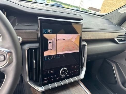 Used 2026 GMC Acadia Denali Ultimate w/ LPO, Floor Liner Package AWD/4WD image 26