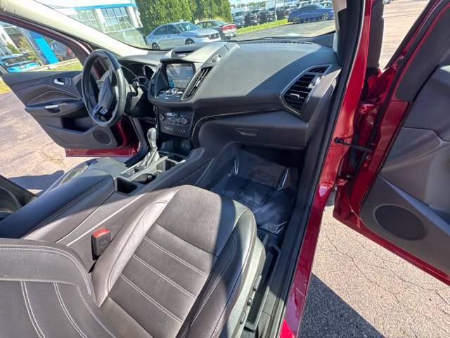 Used 2017 Ford Escape Titanium w/ Equipment Group 301A AWD/4WD image 19