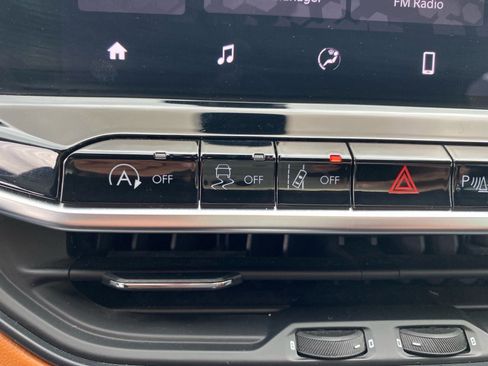 Used 2025 Jeep Compass Limited AWD/4WD image 16