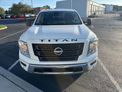 Used 2024 Nissan Titan SV w/ SV Convenience Package AWD/4WD image 3
