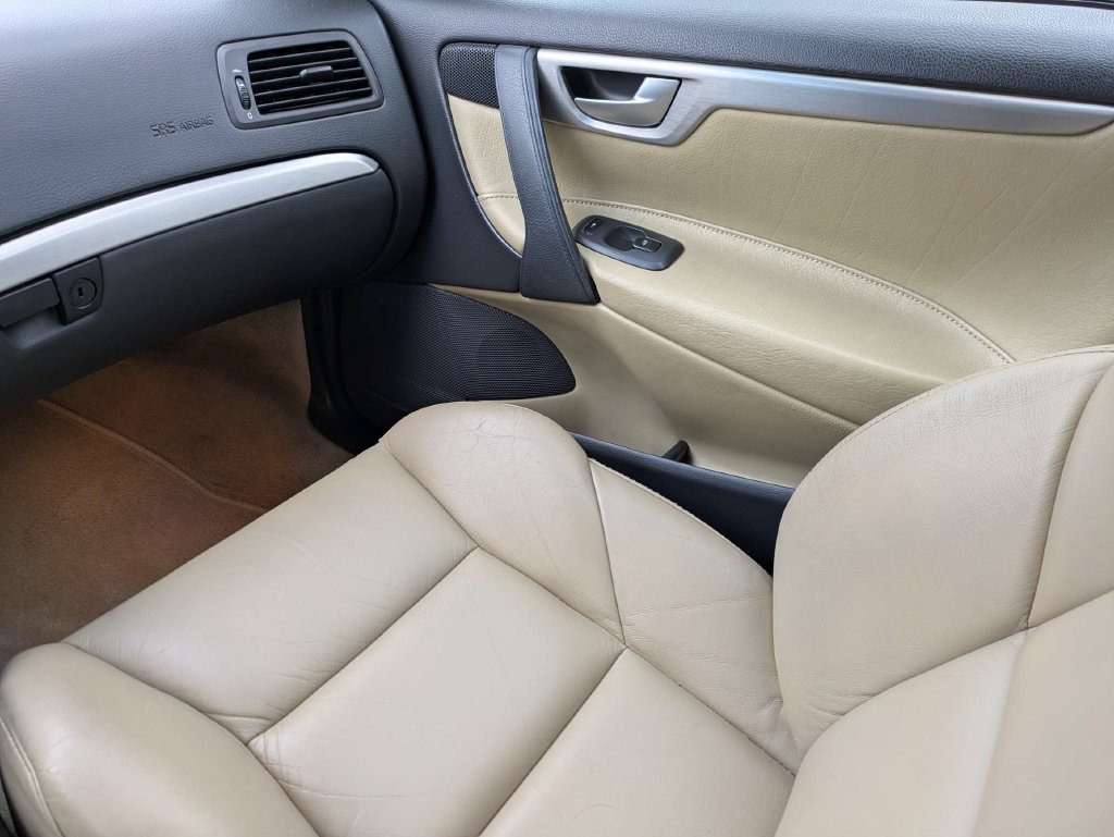 Used 2004 Volvo S60 R AWD/4WD image 16