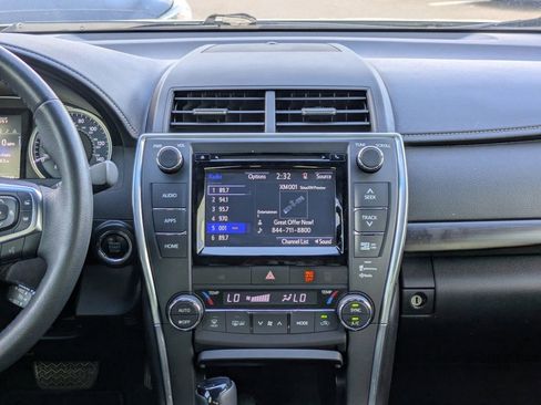 Used 2015 Toyota Camry XLE image 17