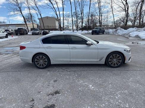 Used 2020 BMW 530i xDrive w/ Premium Package image 4