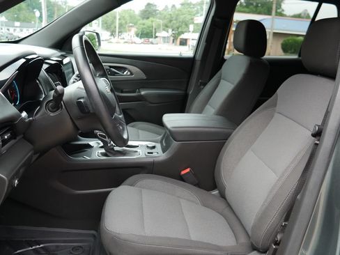 Used 2023 Chevrolet Traverse LT FWD image 24
