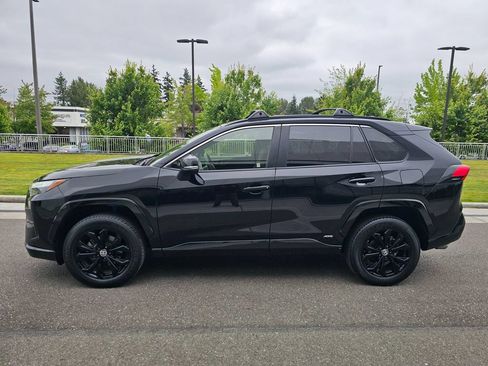 Used 2022 Toyota RAV4 SE w/ SE Grade Weather Package AWD/4WD image 2
