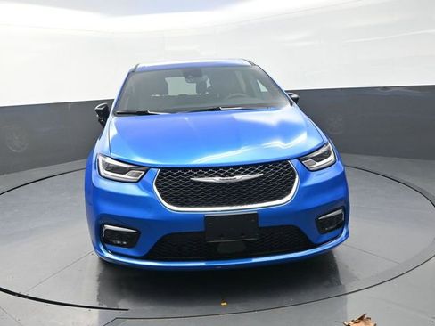 New 2026 Chrysler Pacifica Select image 4