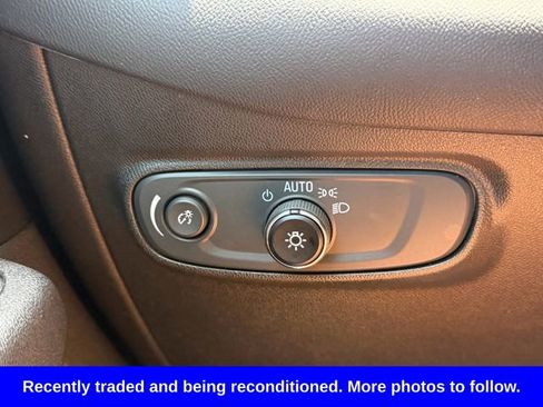 Used 2021 Chevrolet Equinox LS w/ LS Convenience Package FWD image 27